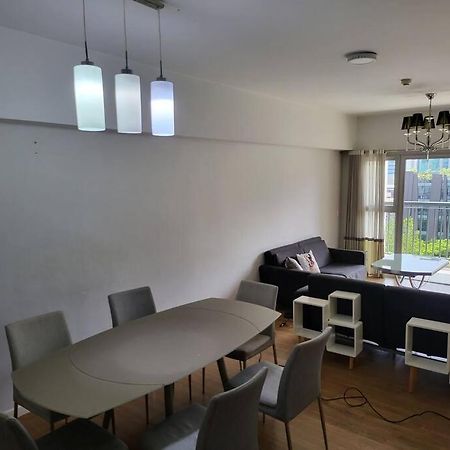 Luxury @ Bgc Sleeps 6 Comfortably Fast Wifi Pool! Apartman Manila Kültér fotó