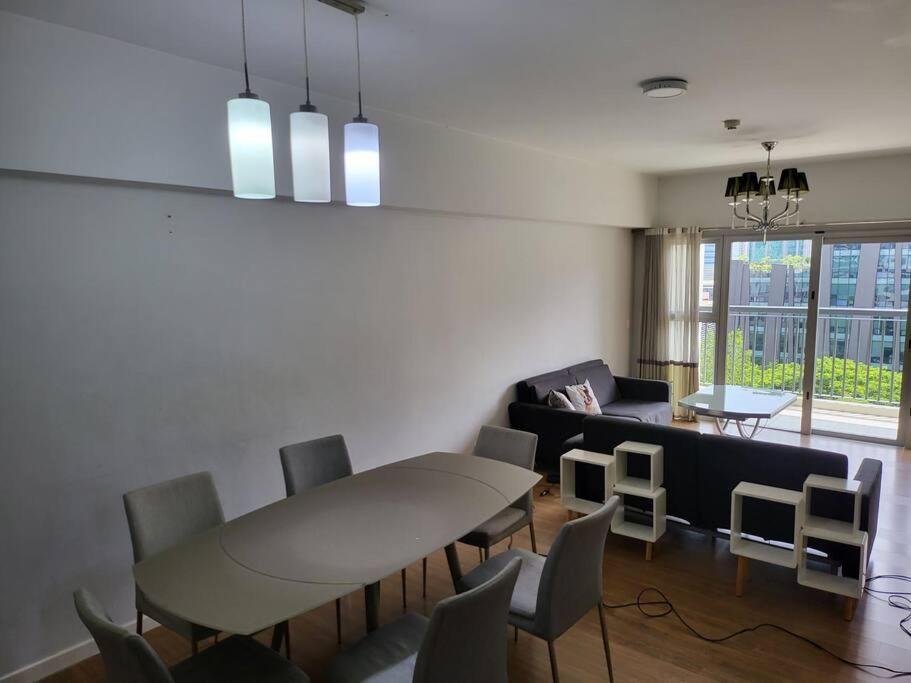Luxury @ Bgc Sleeps 6 Comfortably Fast Wifi Pool! Apartman Manila Kültér fotó