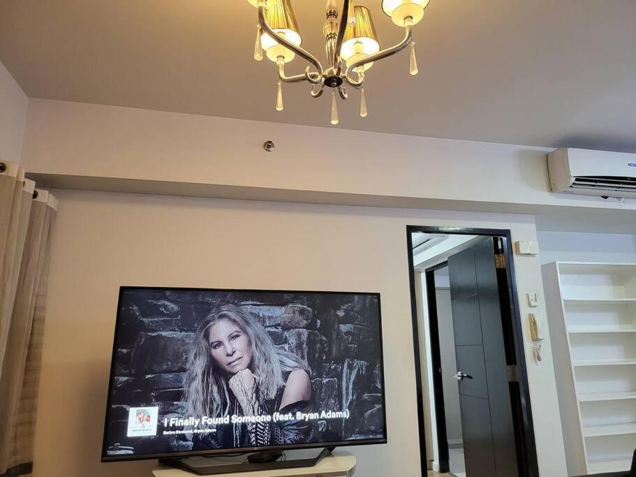 Luxury @ Bgc Sleeps 6 Comfortably Fast Wifi Pool! Apartman Manila Kültér fotó