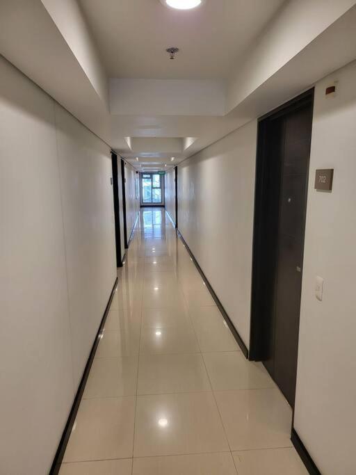 Luxury @ Bgc Sleeps 6 Comfortably Fast Wifi Pool! Apartman Manila Kültér fotó